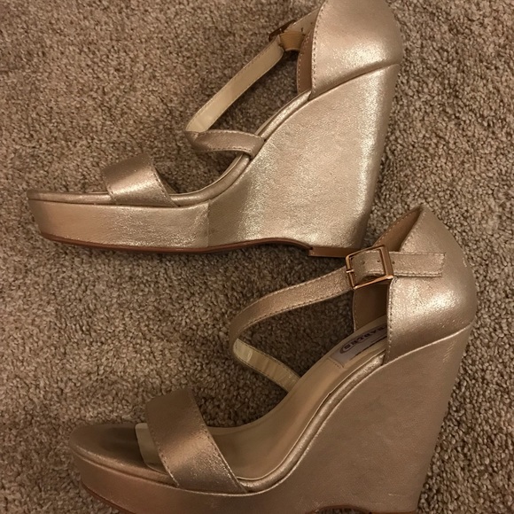 Soft Gold 5 inch High Heels/Wedge Women’s - Picture 3 of 8